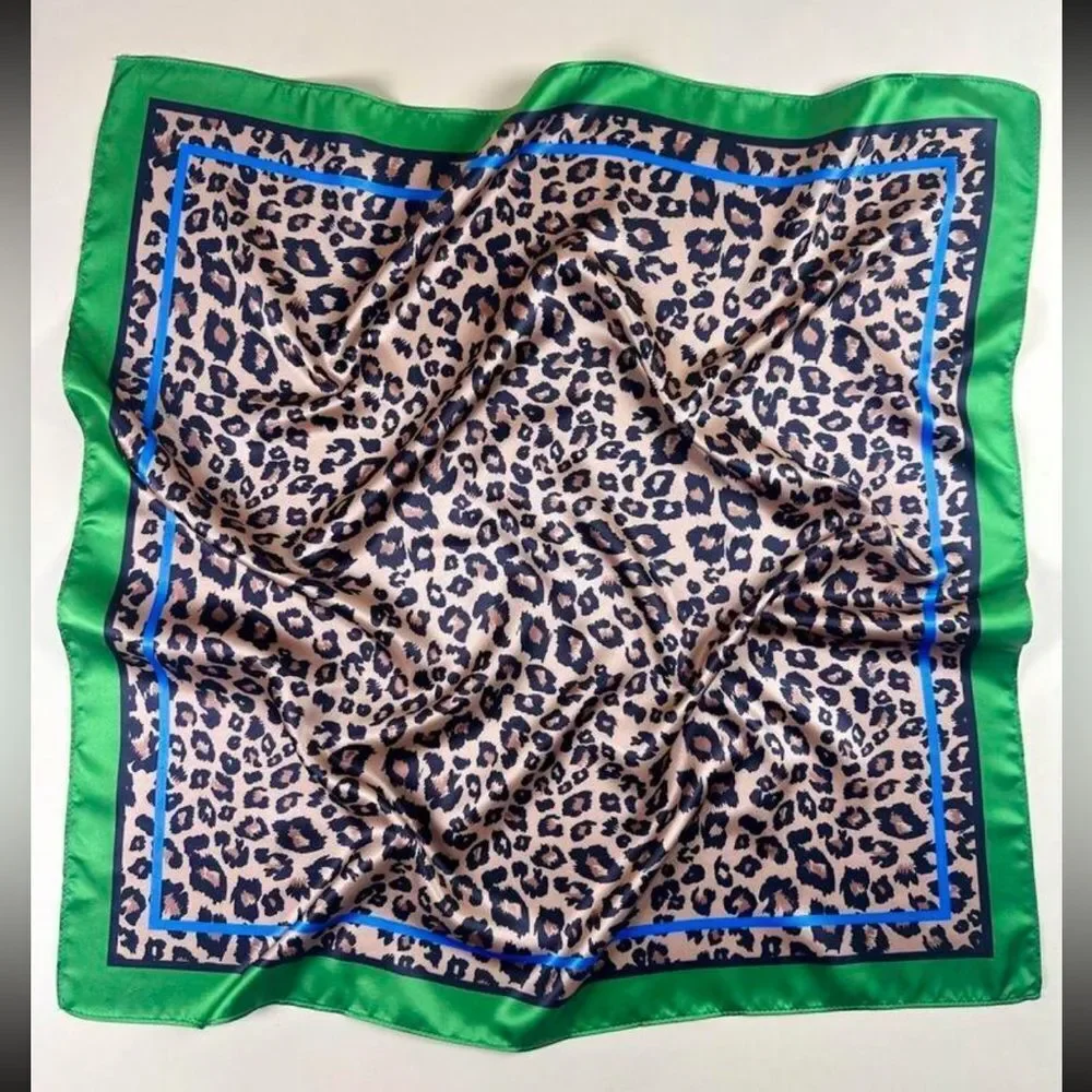Leopard Print Scarf H16